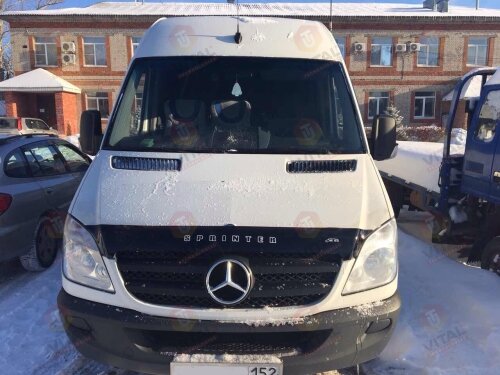 Дефлектор капота (мухобойка) Mercedes-Benz Sprinter (Br.906) 2006-2013 (Мерседес Спринтер) короткая Вип Тюнинг